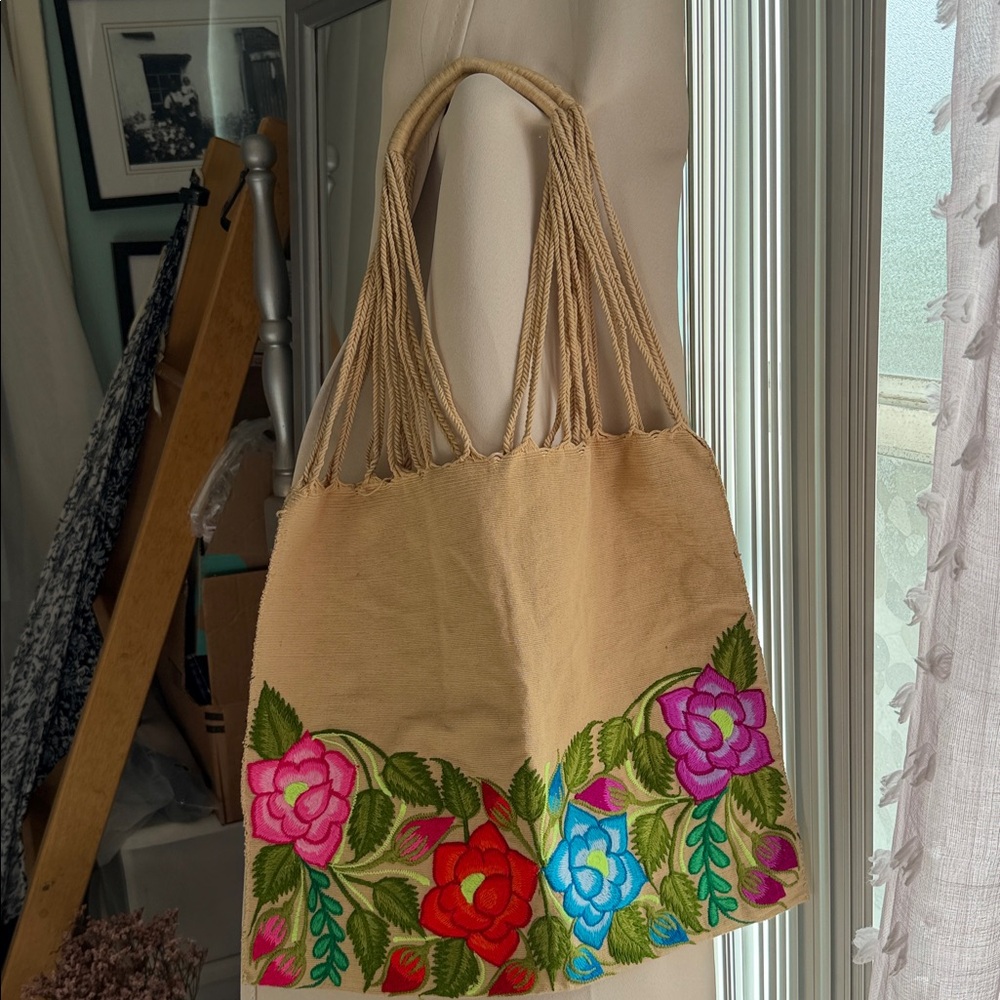 Floral embroidered tote with rope twist shoulder straps new without tags